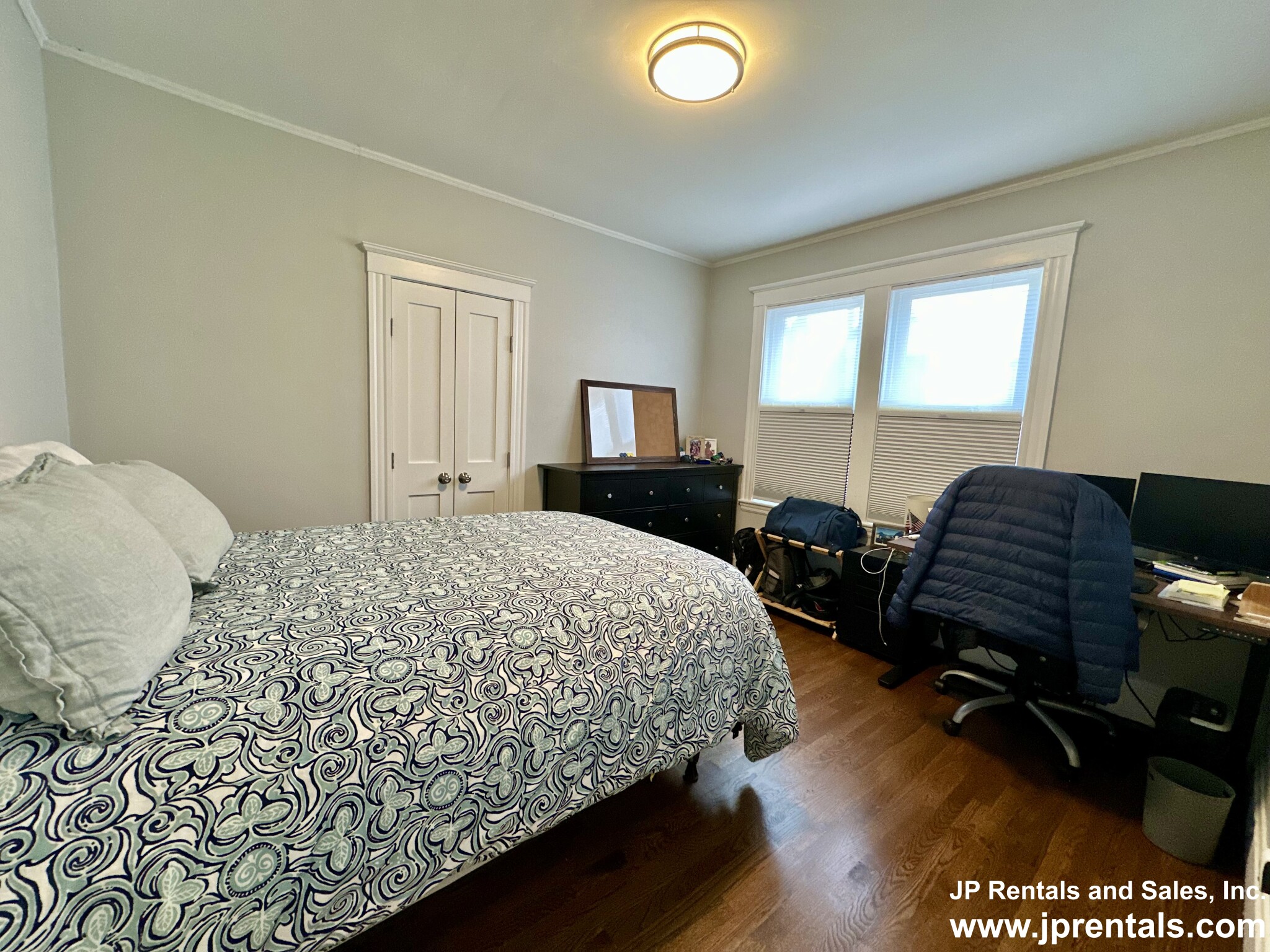 38 Robeson St, Jamaica Plain