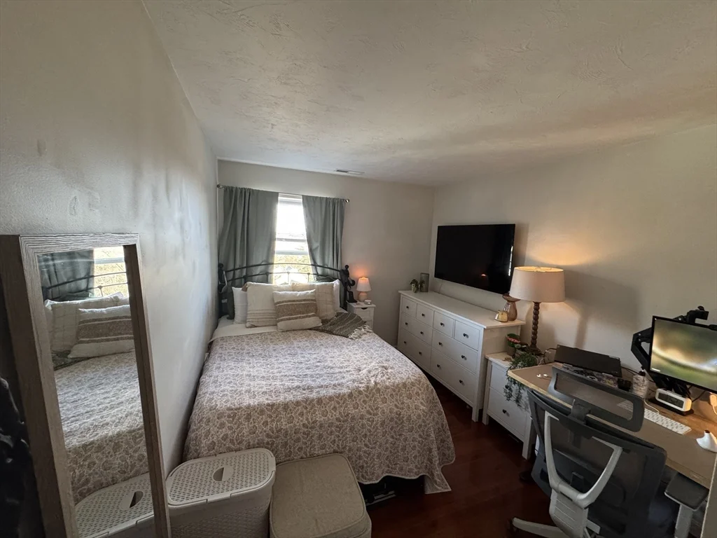 21 Middlesex Ave, Worcester