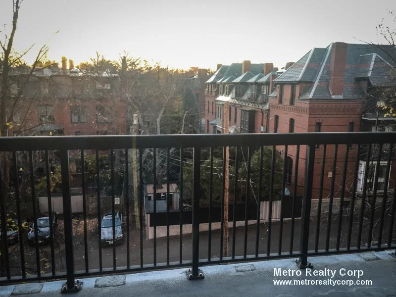 101 Monmouth St, Longwood
