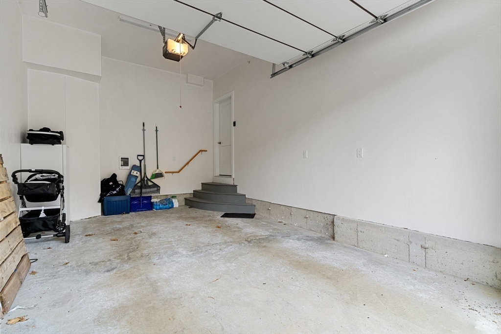 12 Blueberry Hill Ln, Melrose