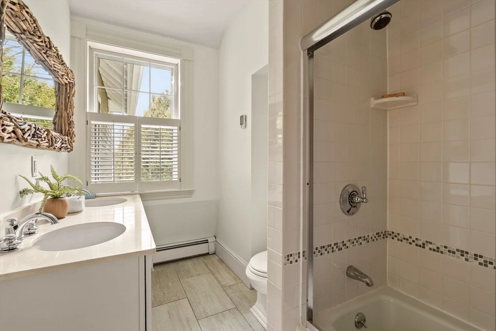 59 Harbor Ave, Marblehead Neck