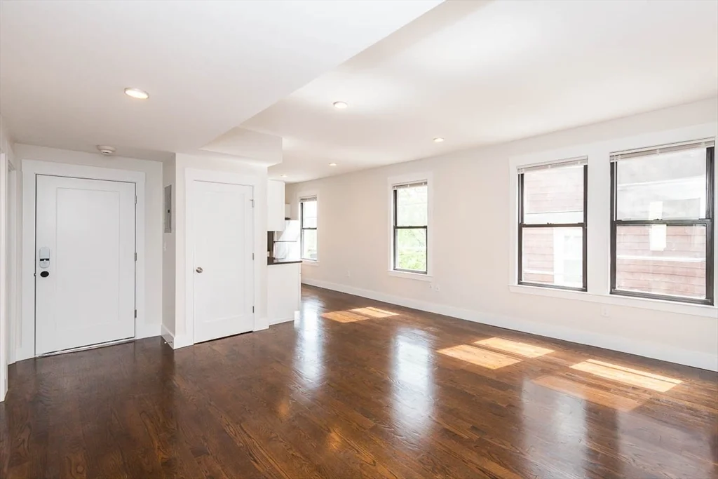 24 Clary, Wellington-Harrington