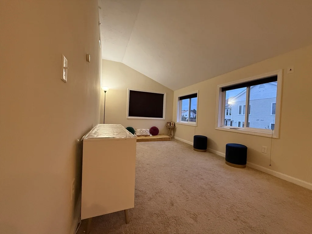 32 John Hancock Dr, Ashland