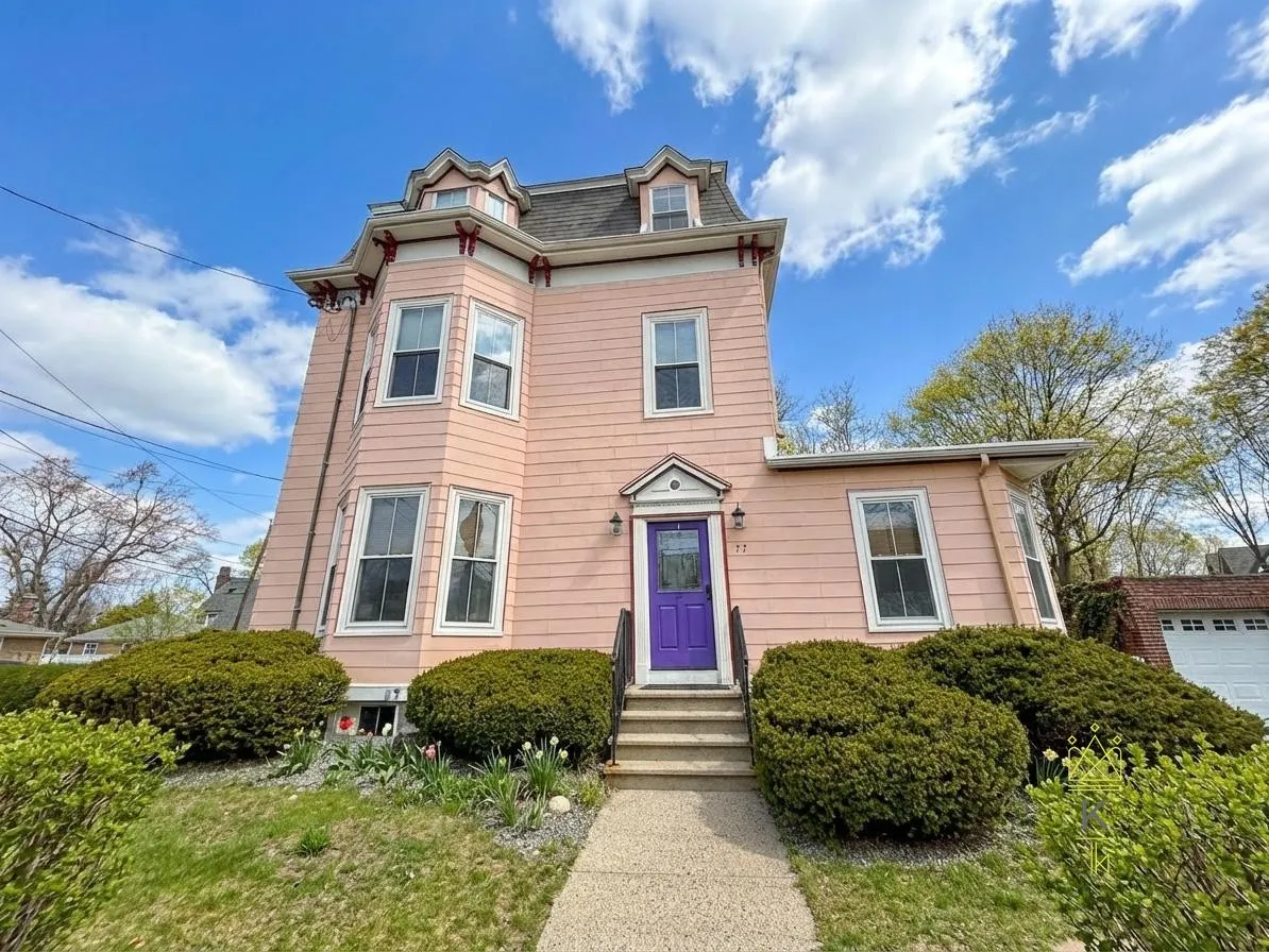 77 Fair Oaks Ave, Nonantum