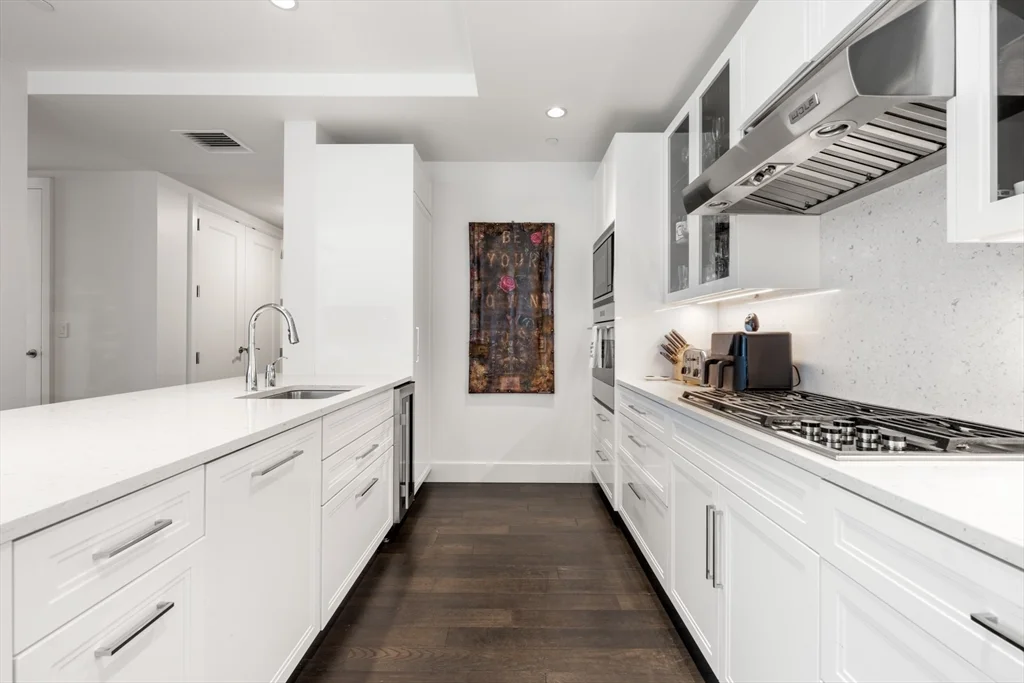 22 Liberty Dr, Seaport District