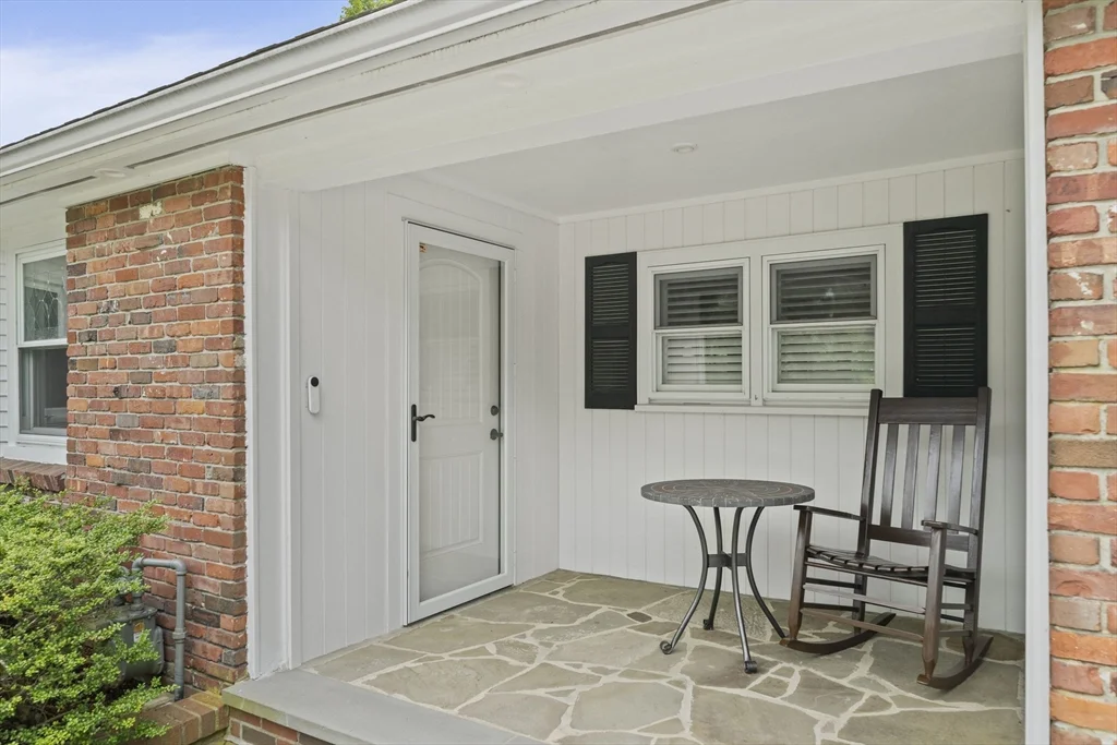 114 Main St, Norwell