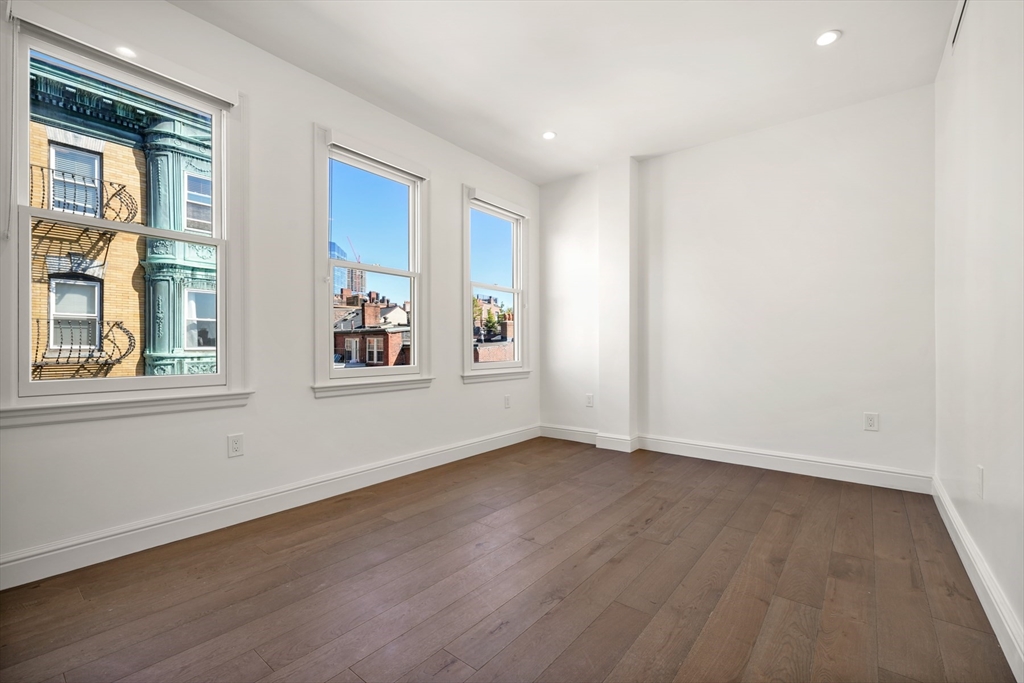 112 Myrtle, Beacon Hill