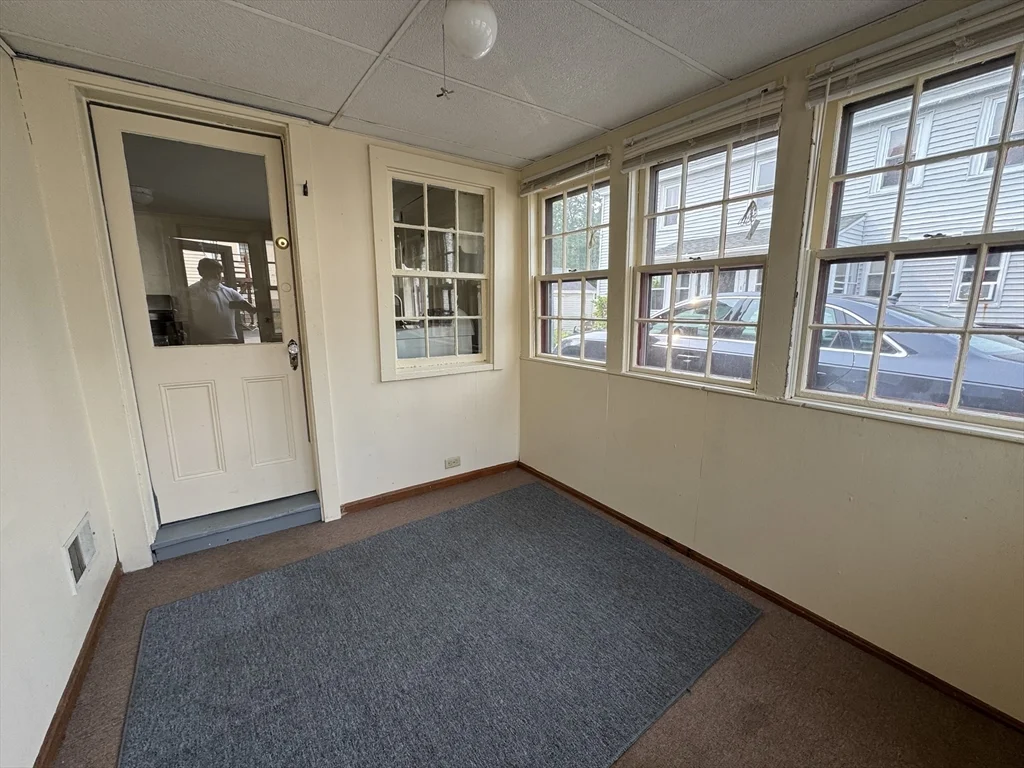 1 Cammetts Ct, Amesbury