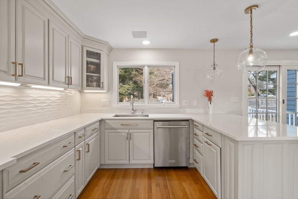 285 Temple St, Newton