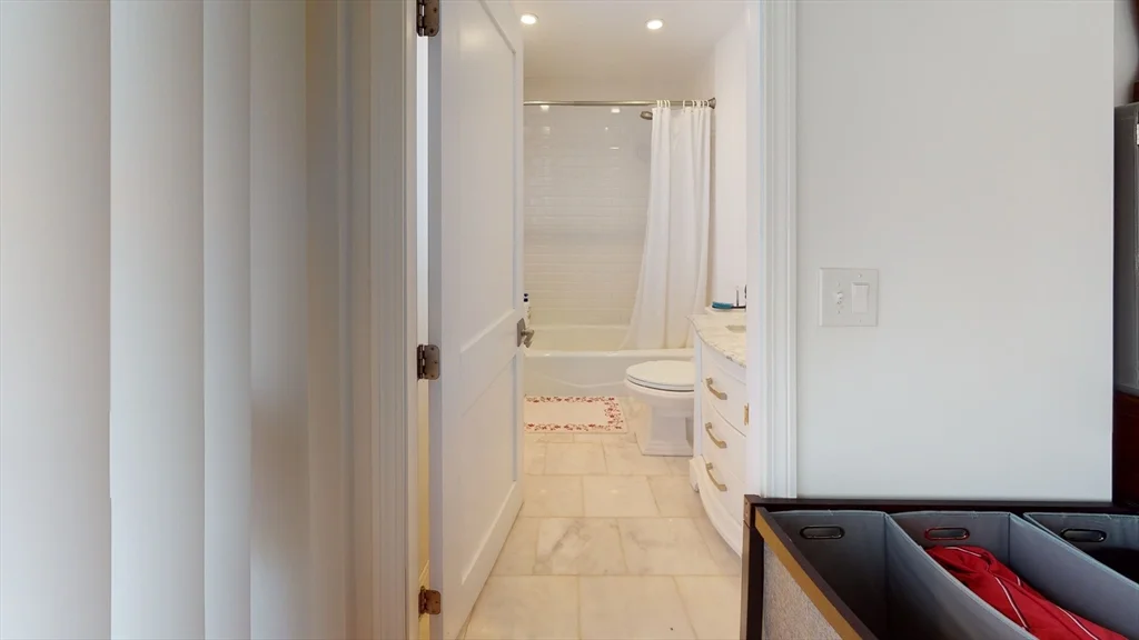 22-24 Broadlawn Park, Chestnut Hill