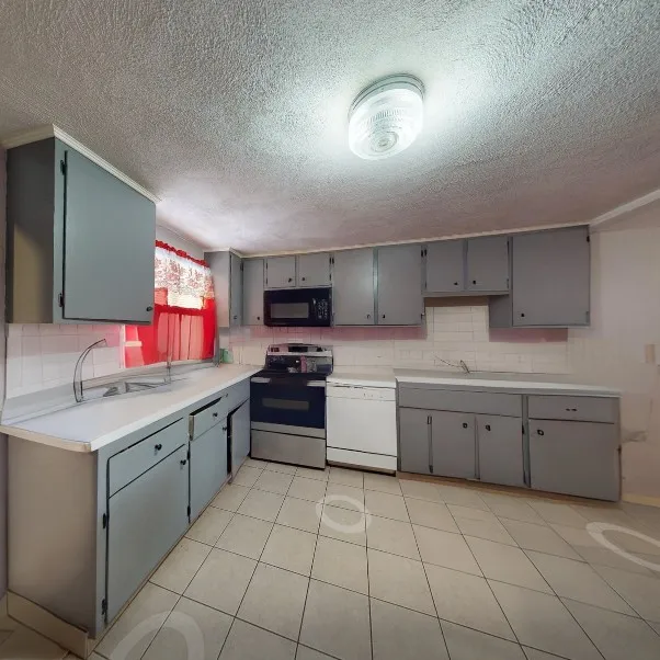 50 Plymouth St, Everett