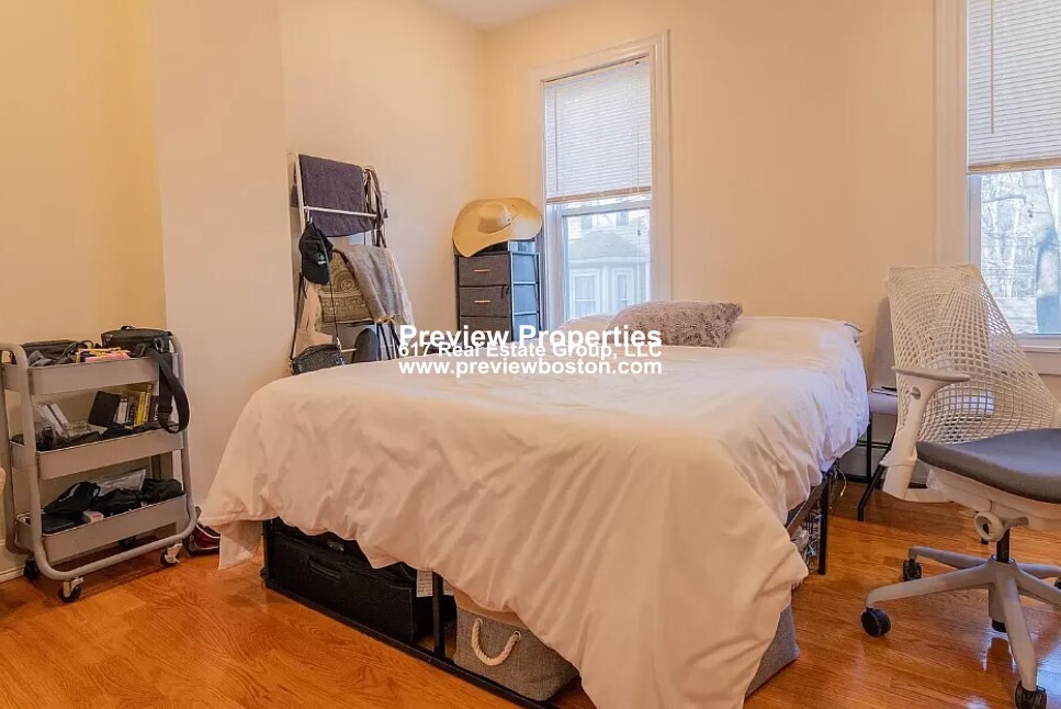 51 Cameron St, Boylston Street