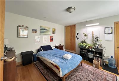 136 Columbia St, The Port