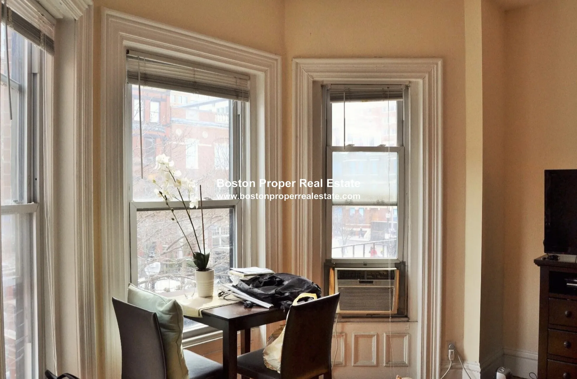 225 Newbury St, Back Bay