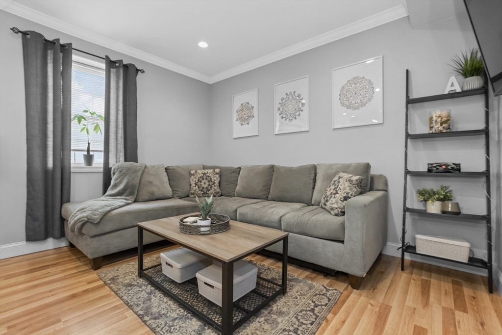 11 Columbia Rd, Wakefield