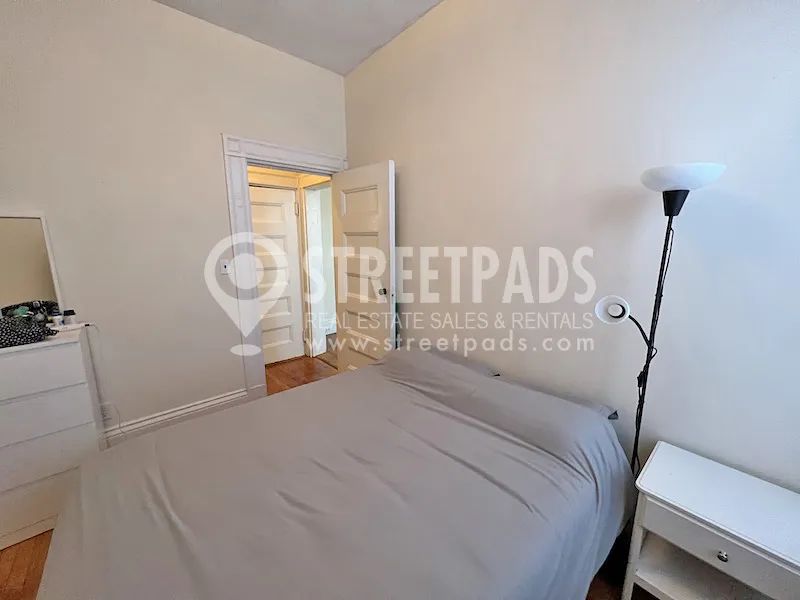 2 Ware St, Mid-Cambridge