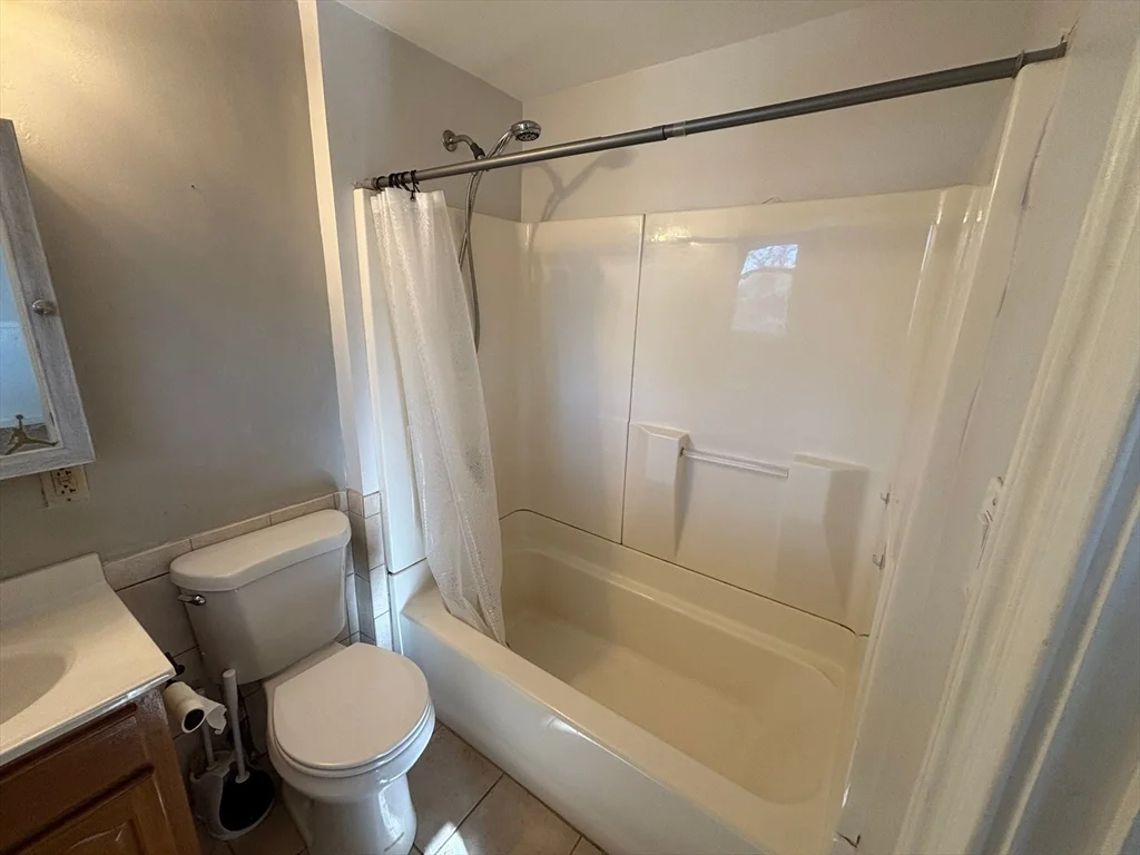 292 Providence Rd, Grafton