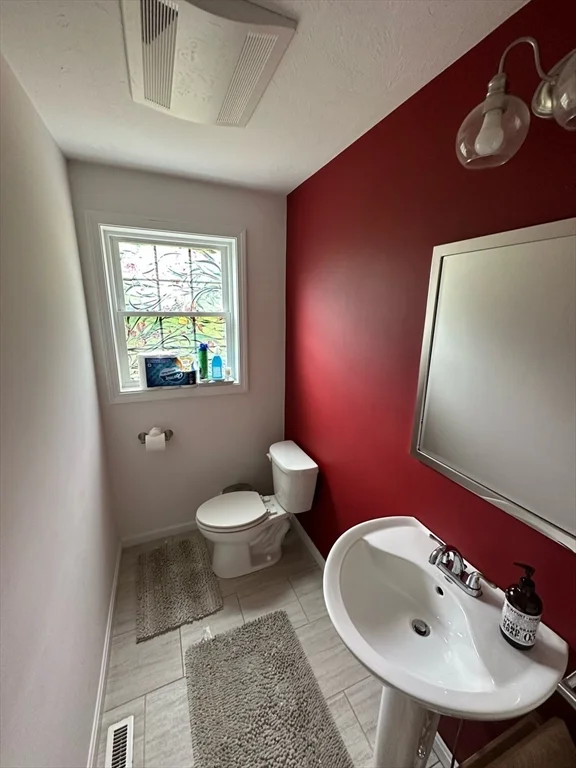 3 Riley Rd, Tyngsborough