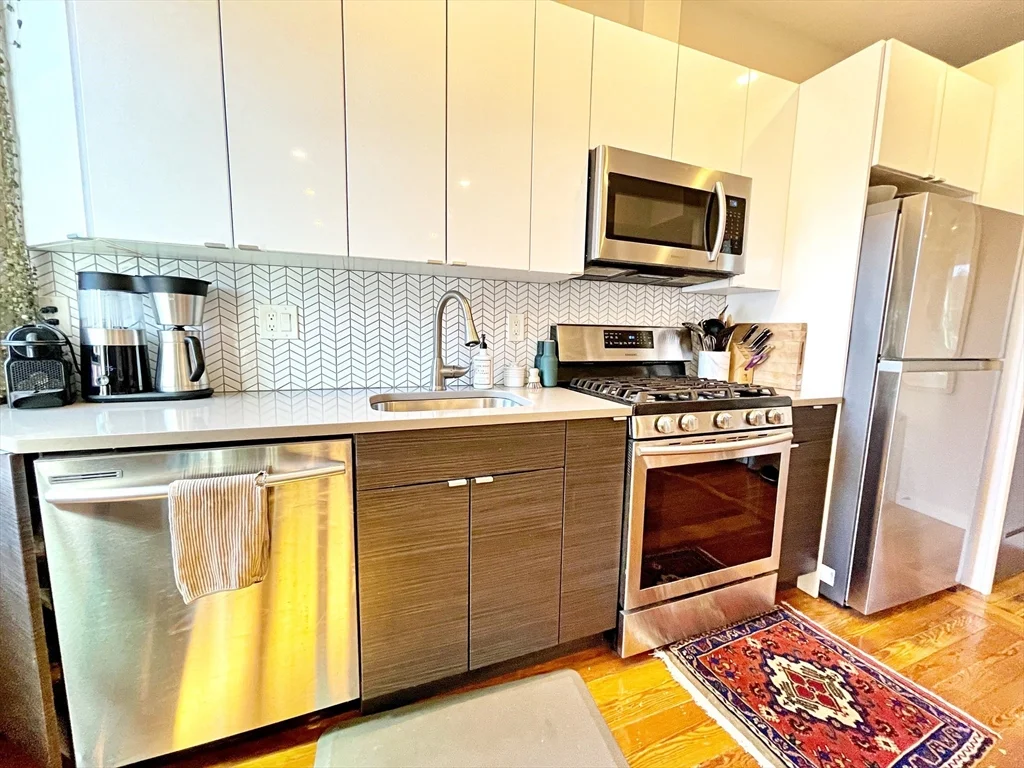 64 Frankfort St, East Boston
