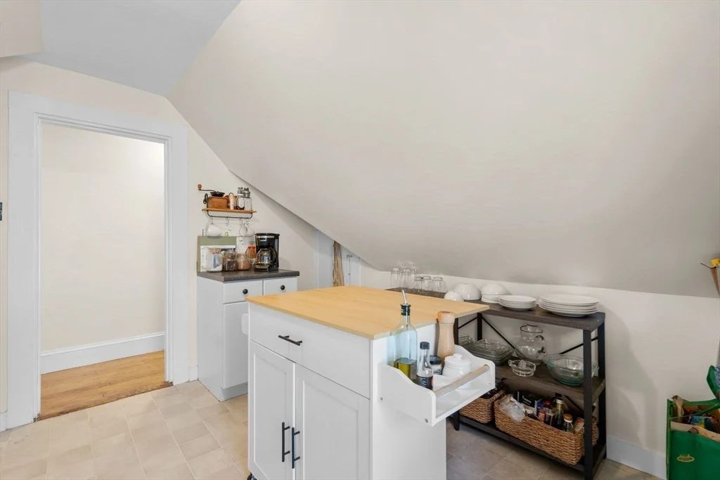 5 Wenham St, Jamaica Plain