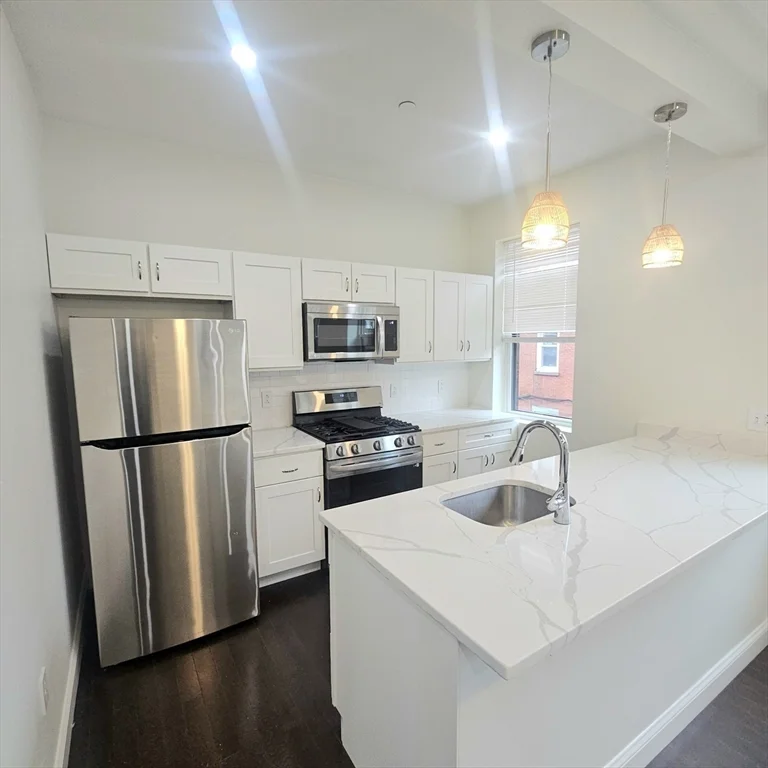 49 Charter St, North End