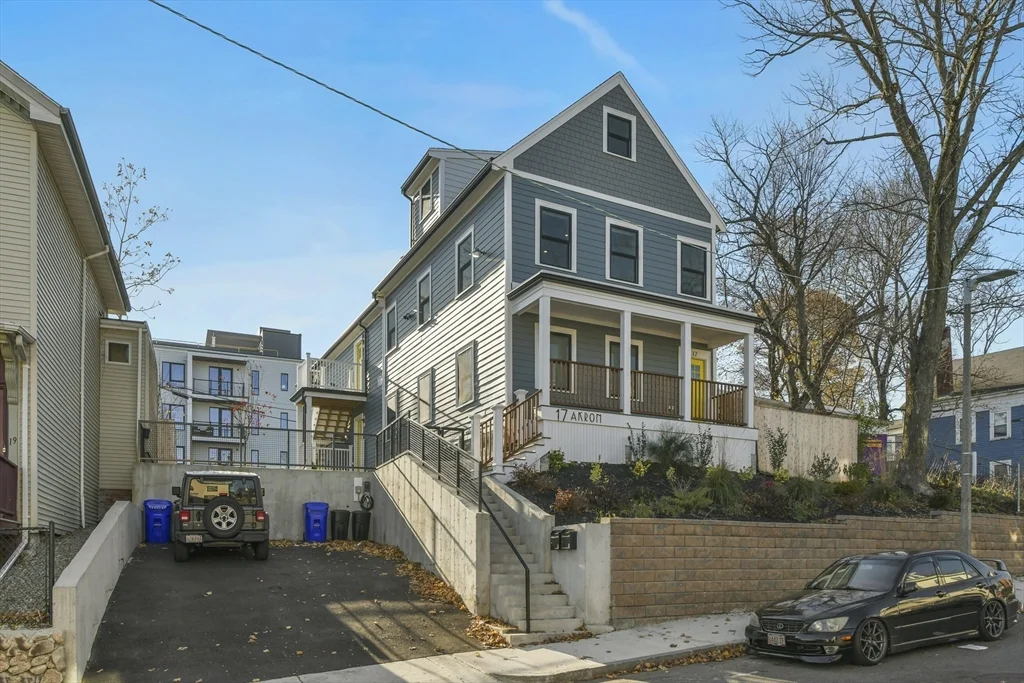 17 Akron St, Roxbury