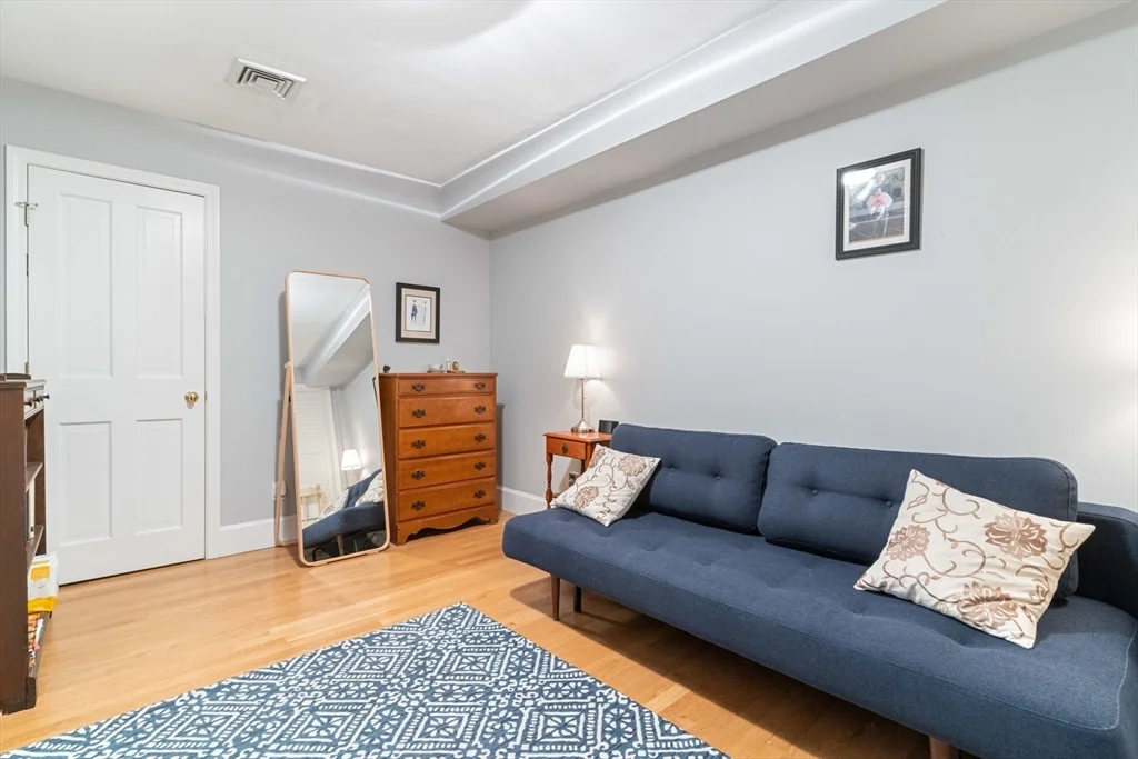 50 S Russell St, Beacon Hill