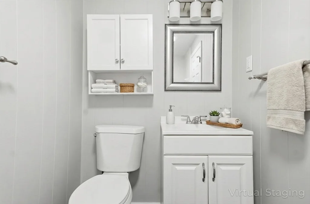 18 Fountain Ln, Weymouth