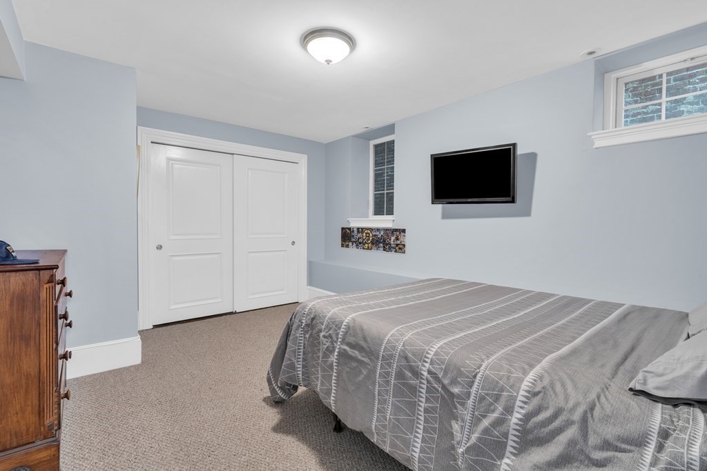 55 Gates St, South Boston