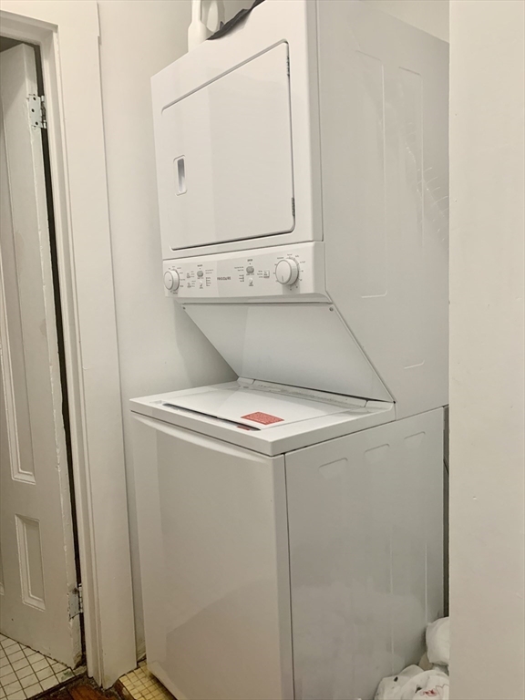 23 Monmouth St, Spring Hill