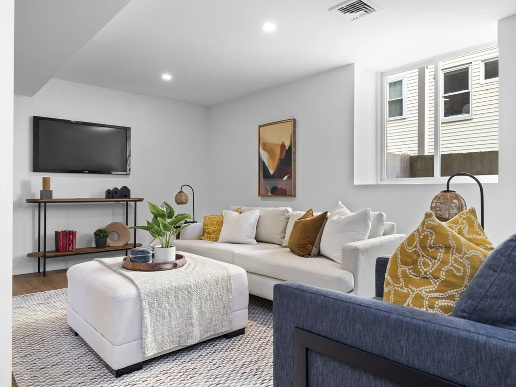 23 Winter St, Medford