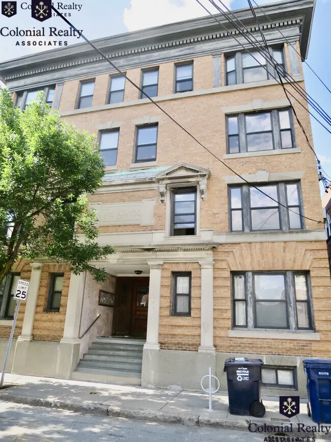 7 Upland Rd, Neighborhood Nine