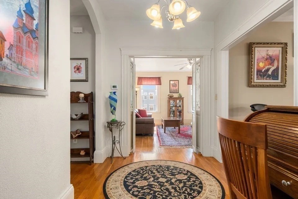 106 Grovers Ave, Winthrop