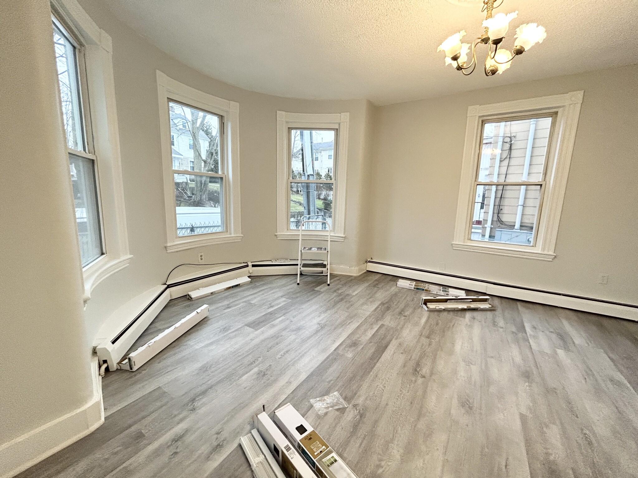 10 Oakland St, Roxbury