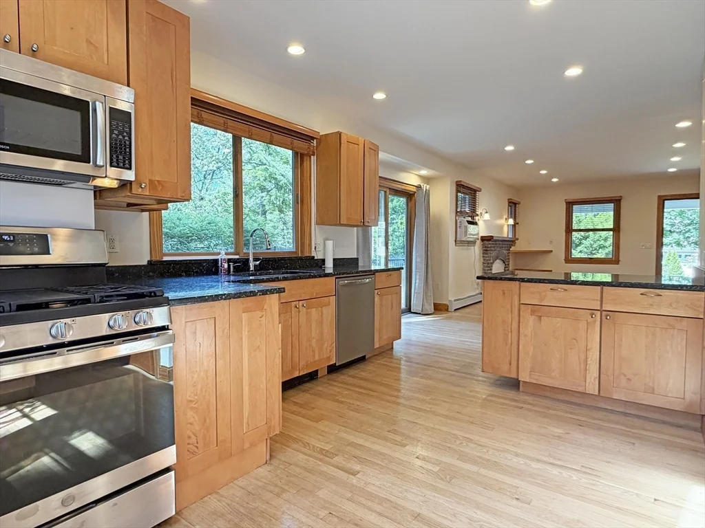 63 Pierrepont Rd, Newton Lower Falls