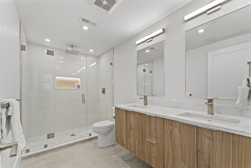 8 Mercer St, South Boston