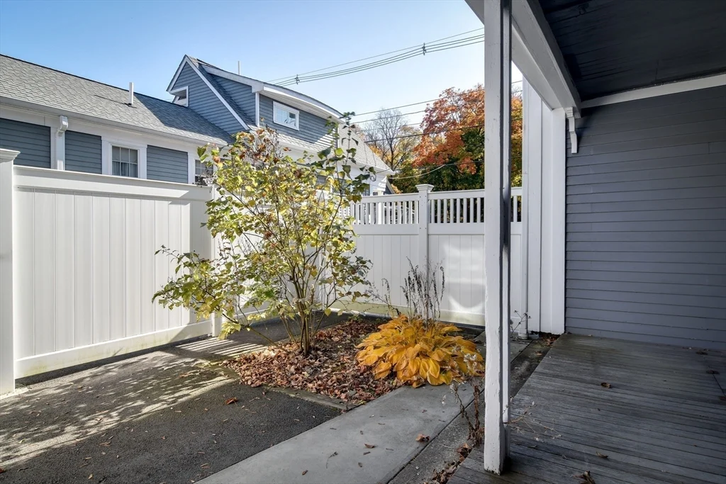 110 Main St, Hopkinton