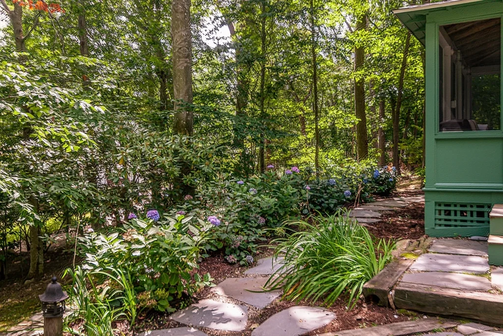 94 Atlantic Ave, Cohasset