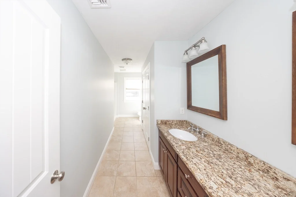 4 Cyrus Way, Northborough