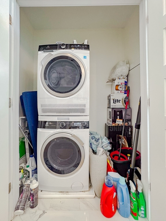 231 Maverick St, East Boston