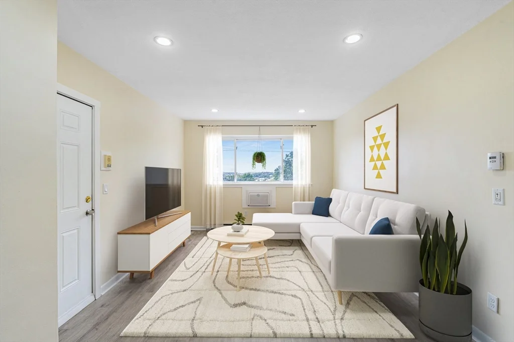 256 Parker Hill Ave, Mission Hill