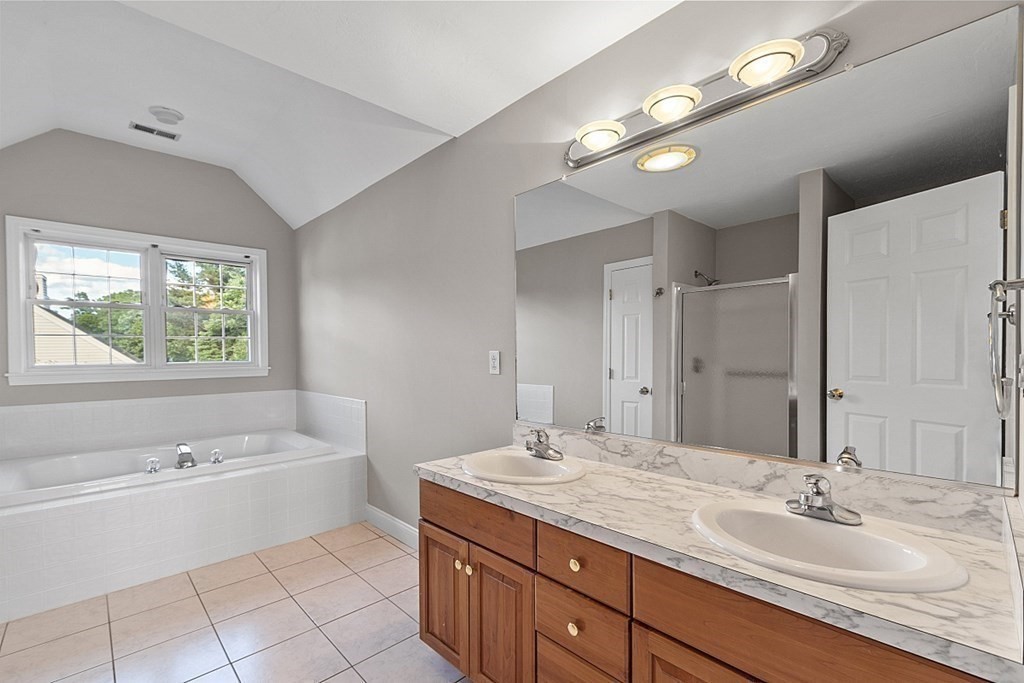 67 N Quinsigamond Ave, Shrewsbury