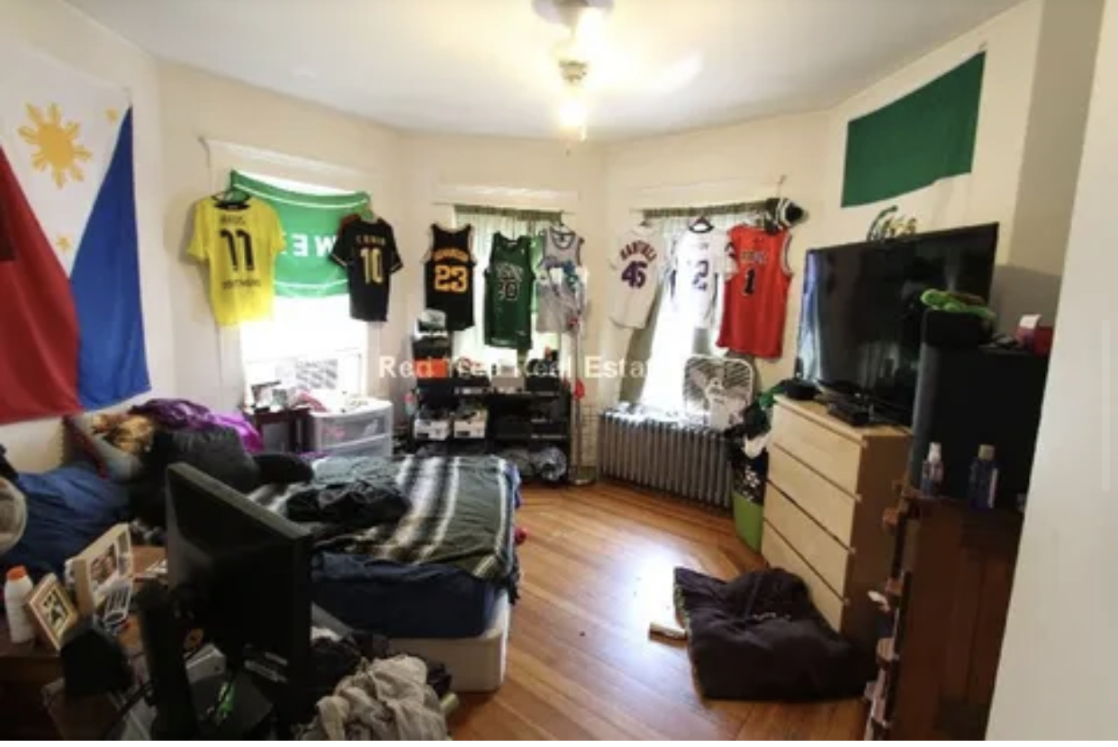 140 Brooks St, Oak Square