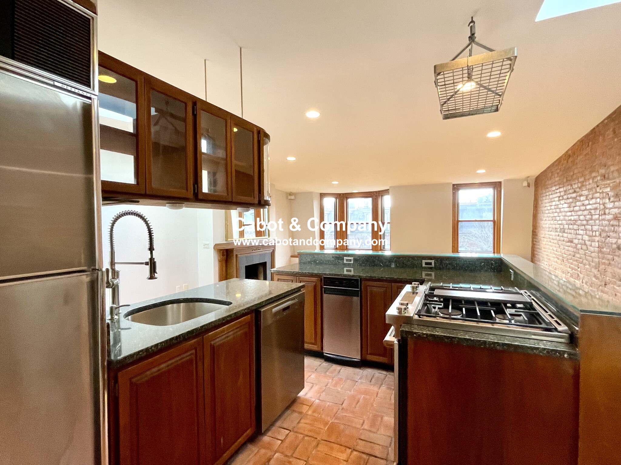 17 Holyoke St, South End