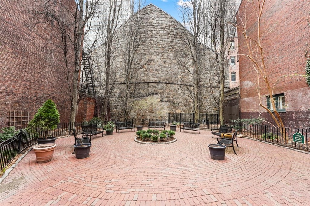 21 Temple St, Beacon Hill