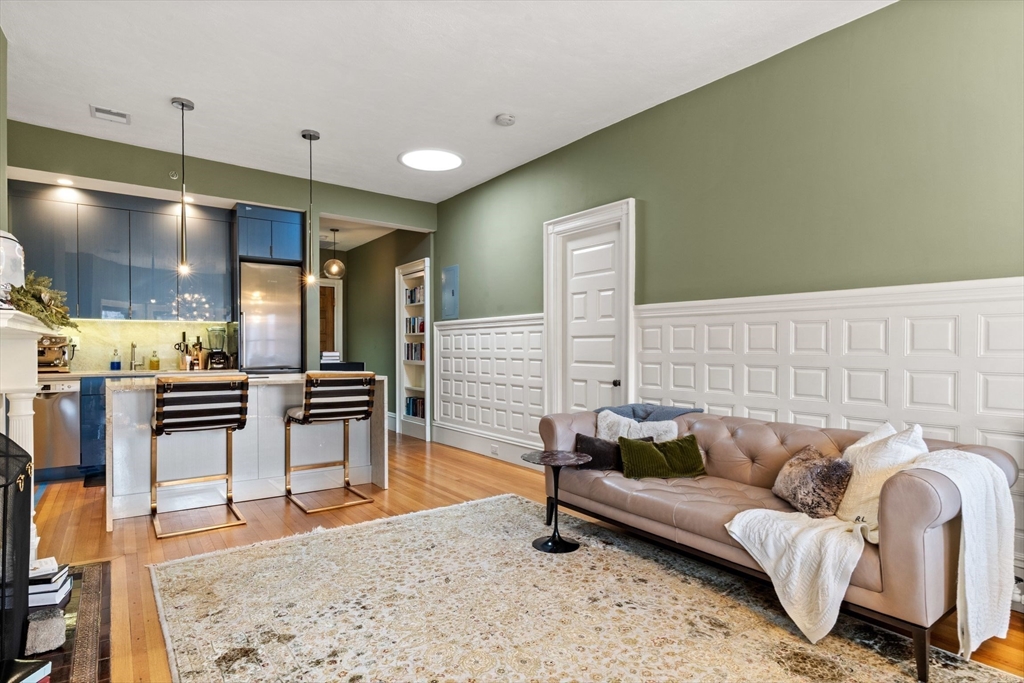 377 Commonwealth Ave, Back Bay