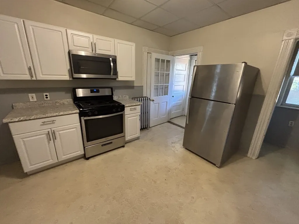 8 Usher Rd, West Medford