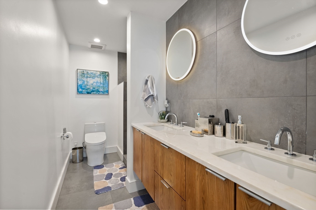 1 Nassau St, Chinatown