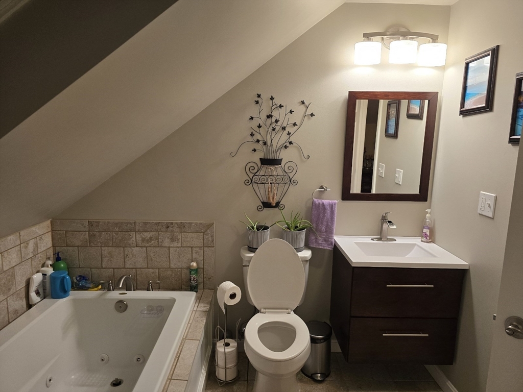 66-68 Valentine St, South End