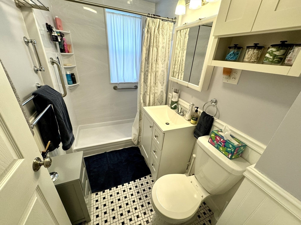 8 Kahler Ave, Milton